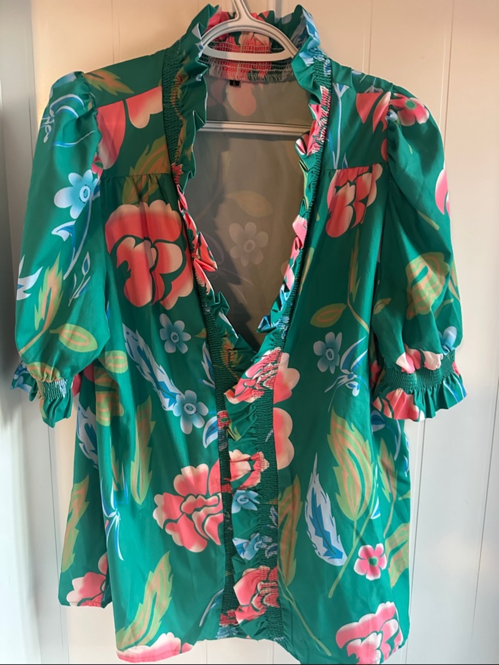 Chic Boutiqu e802 Teal and Coral Floral Ruffle V-Neck Blouse